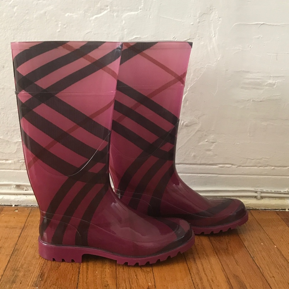 COPY - Authentic Burberry purple rain boots sz 38…